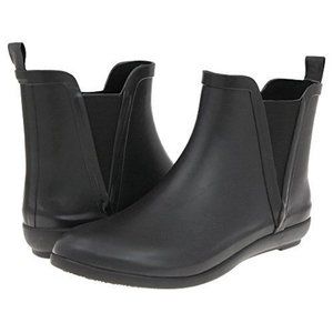 Capelli New York Women's Matte Solid Jodhpur Body Rubber Rain Boot Black Size 9